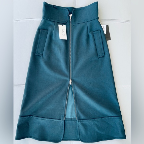 NWT! sea NY
Wool Traditions 
A-Line Zip Skirt 
DK GREEN w/ satin lining Size 0 - Picture 2 of 16